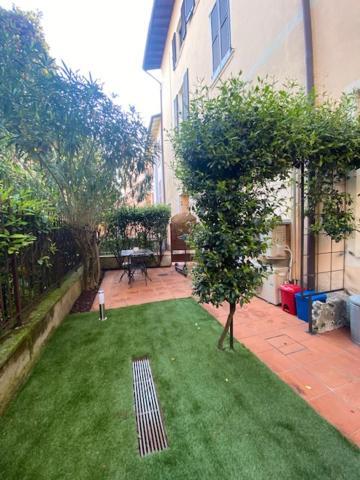 Duomo26 Boutique Apartment Desenzano del Garda Exterior foto